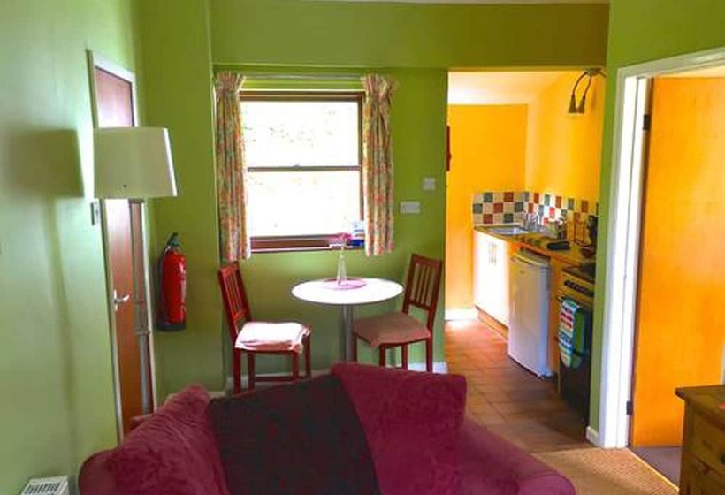 Cwm Irfon Lodge Cottages