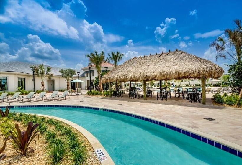 Edgy, Modern 6 Bed 5 Bath