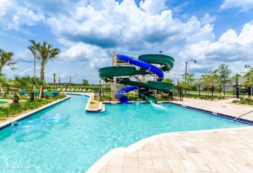 Edgy, Modern 6 Bed 5 Bath