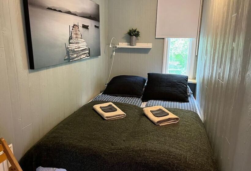 Eyja Mörk & Bubble Bedroom