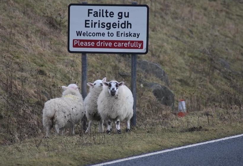 Glamping Pod For 2, Pod Beag Na Haun, Eriskay