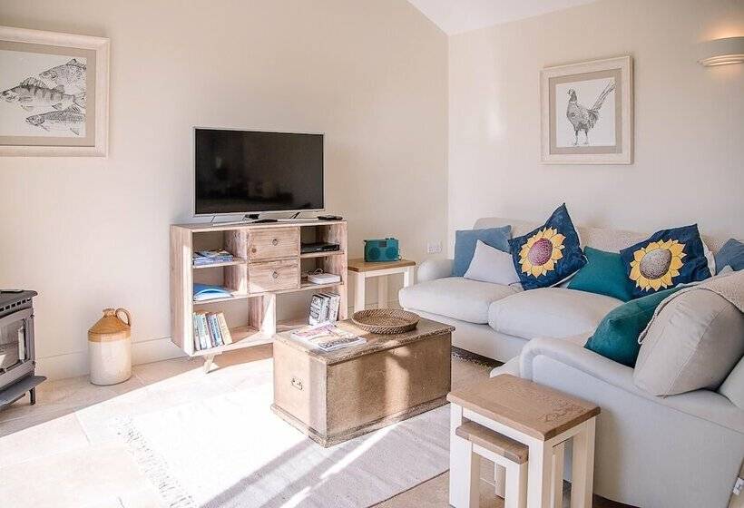 Hill Stables, Ufford