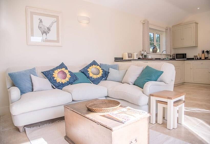 Hill Stables, Ufford