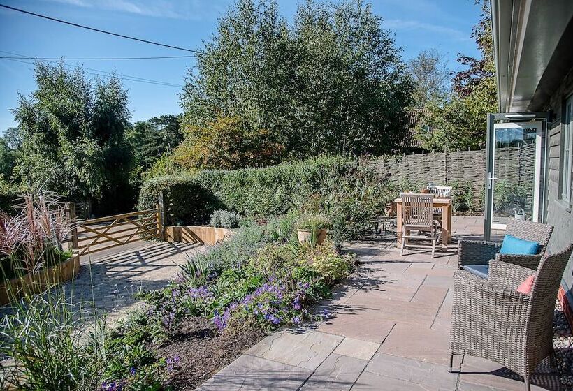 Hill Stables, Ufford