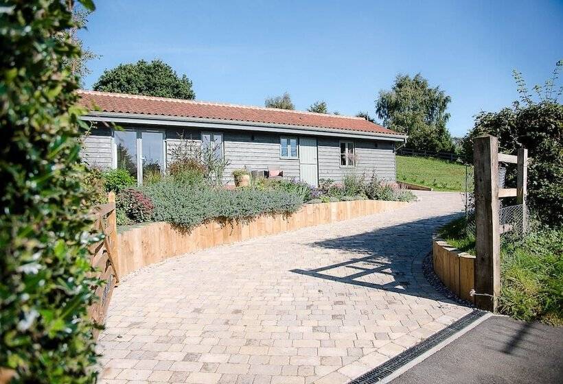 Hill Stables, Ufford