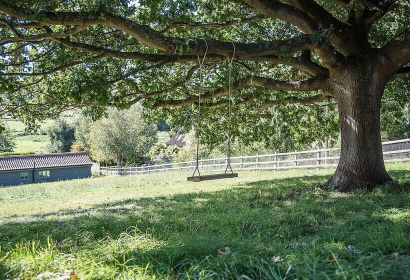 Hill Stables, Ufford