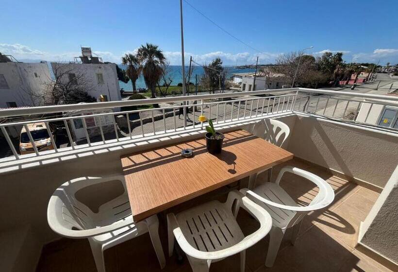 Holiday Apart 50 Meters To Beach, Sea View Apartments