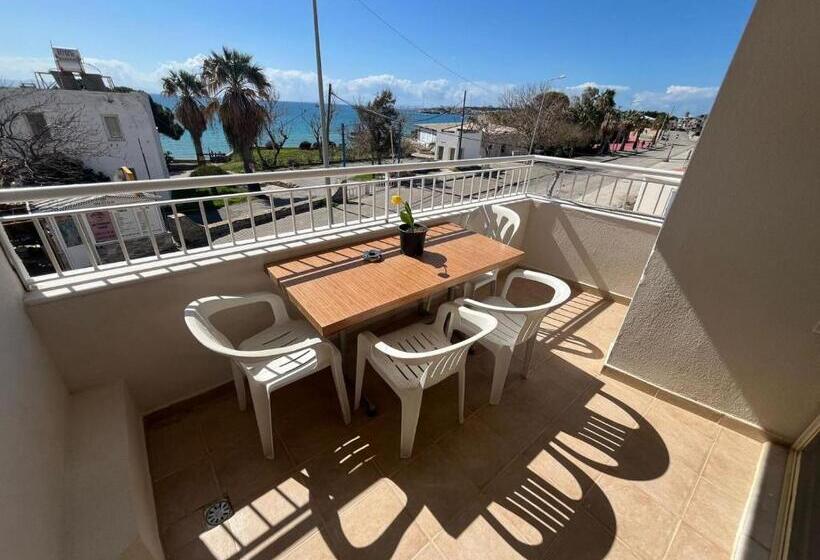 Holiday Apart 50 Meters To Beach, Sea View Apartments