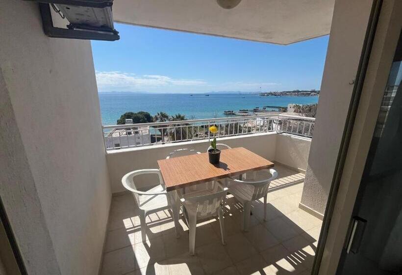 Holiday Apart 50 Meters To Beach, Sea View Apartments