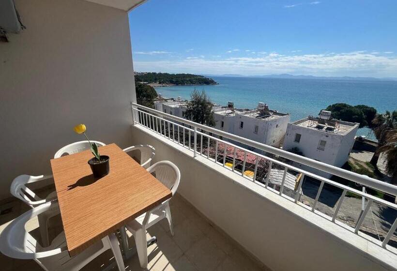 Holiday Apart 50 Meters To Beach, Sea View Apartments