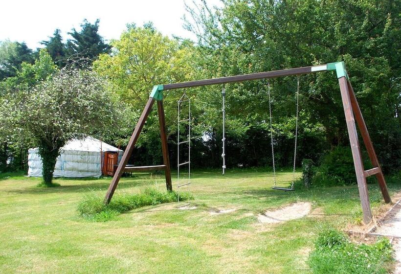 ホテル Le Village Insolite Yourte Et Roulotte