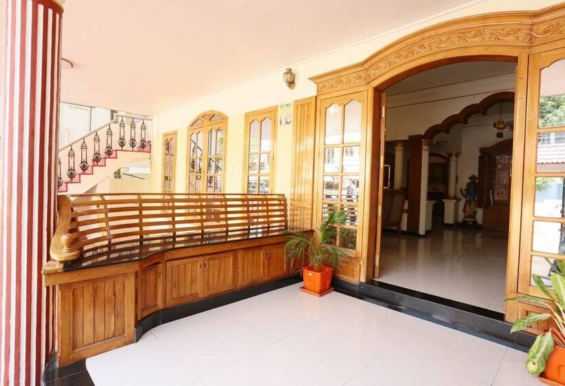 Отель Malar Homes By Oyo