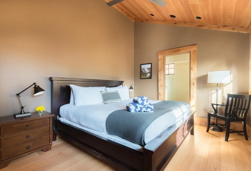 Hunter By Avantstay | Riverfront Cabin W/ Prvt Cottage | 10mins From Squaw