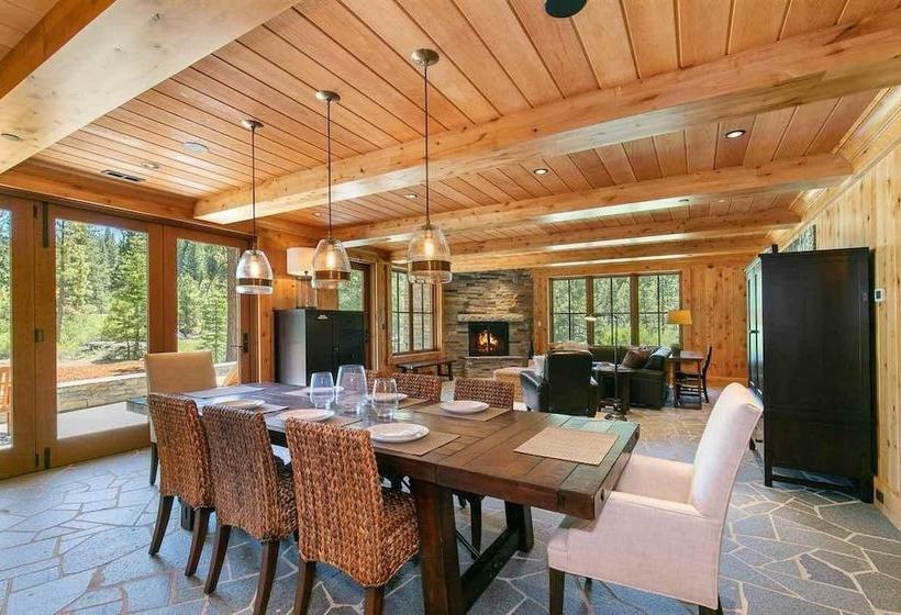 Hunter By Avantstay | Riverfront Cabin W/ Prvt Cottage | 10mins From Squaw