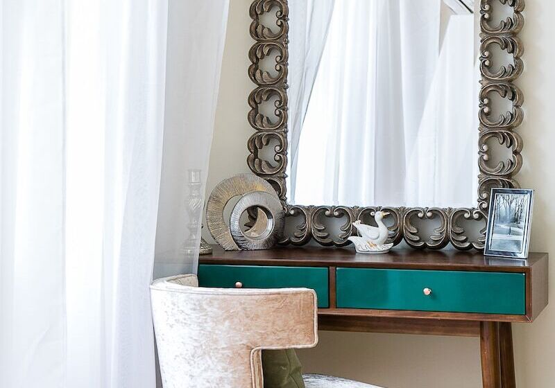 Luxury 5 Bedroom Villa With Parking And Ac