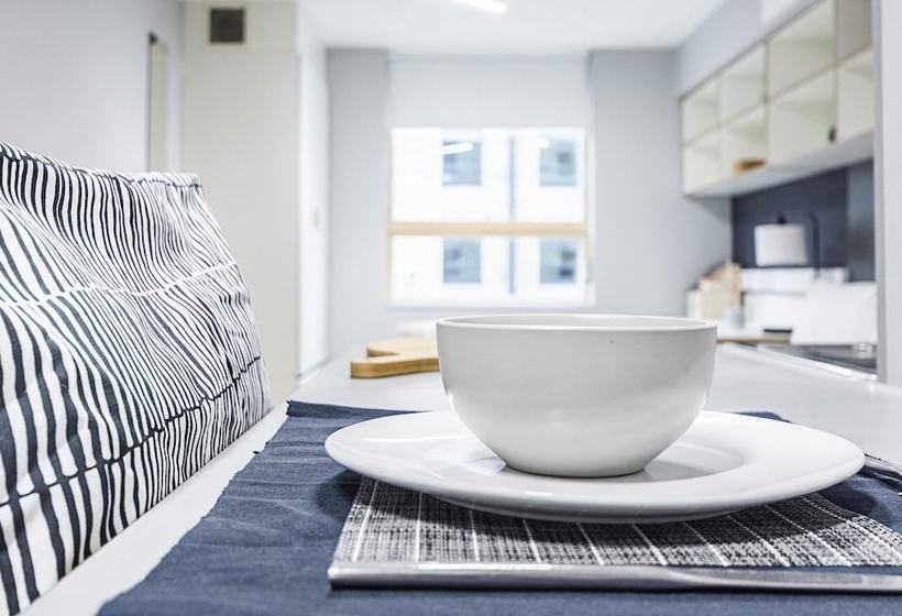 Magnificent Rooms Studios & Apartments