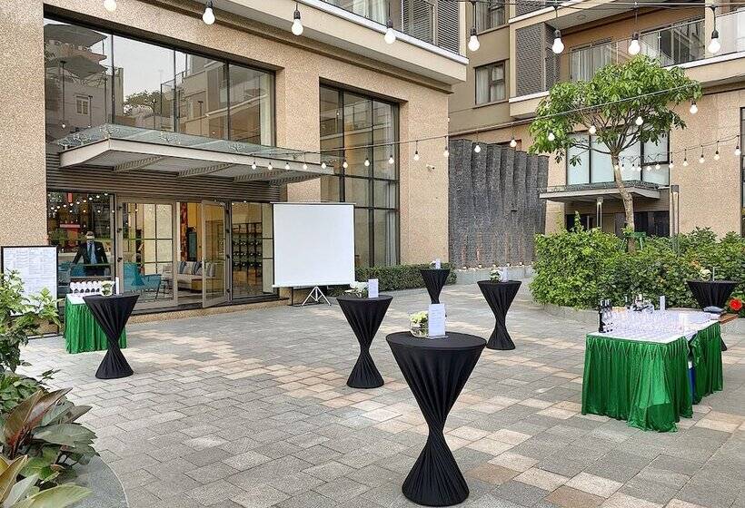 Oakwood Residence Hanoi