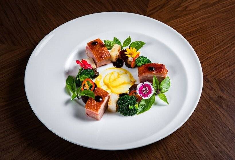 Oakwood Residence Hanoi