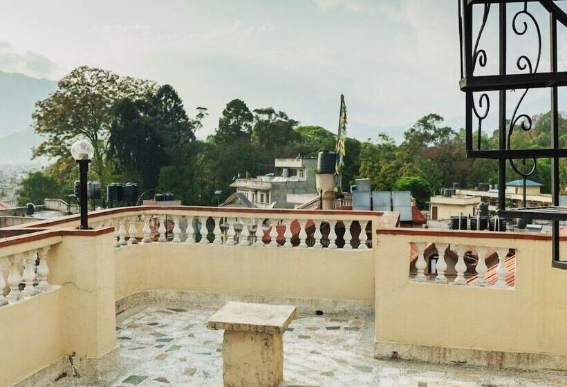 پانسیون Gautam Homes