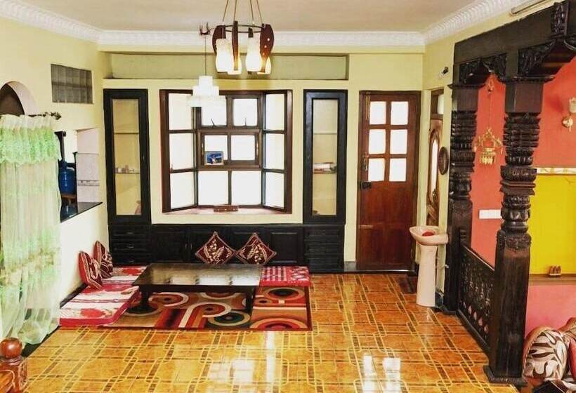 پانسیون Gautam Homes