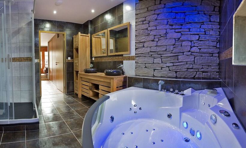 بنسيون Gîte De La Jéraphie