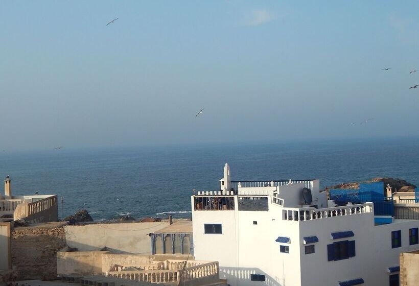 ペンション Maison Raouia