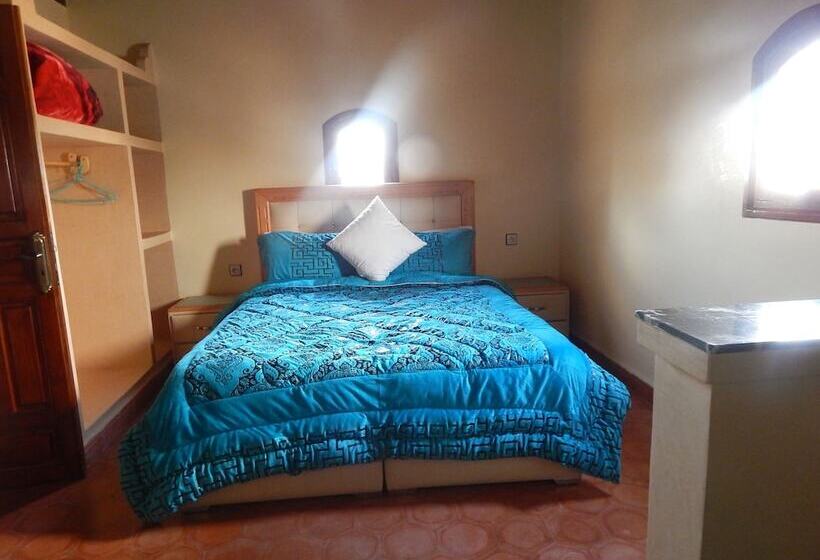 ペンション Maison Raouia