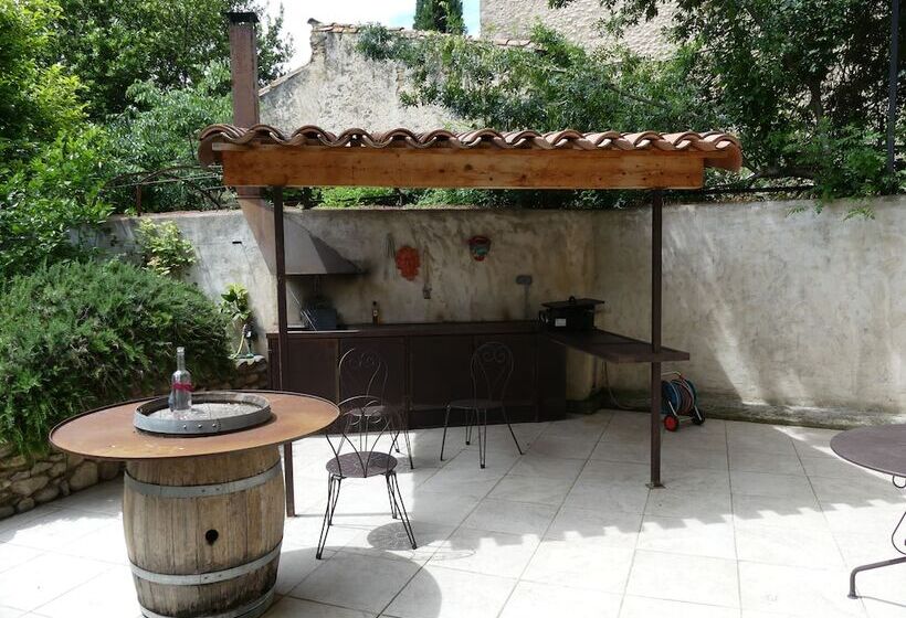 פנסיון Limoux Riverside Gardens