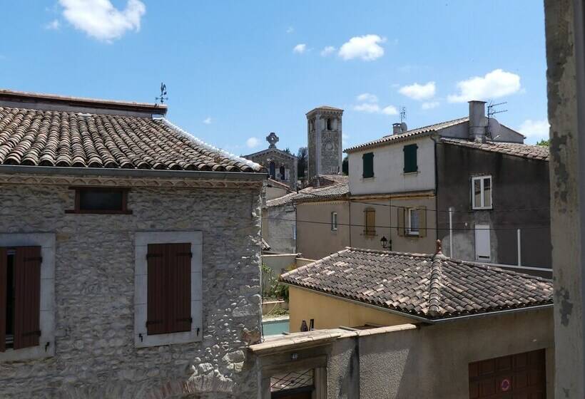 פנסיון Limoux Riverside Gardens