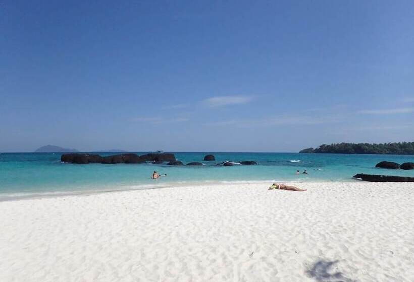 ペンション Swiss Sawasdee Koh Mak