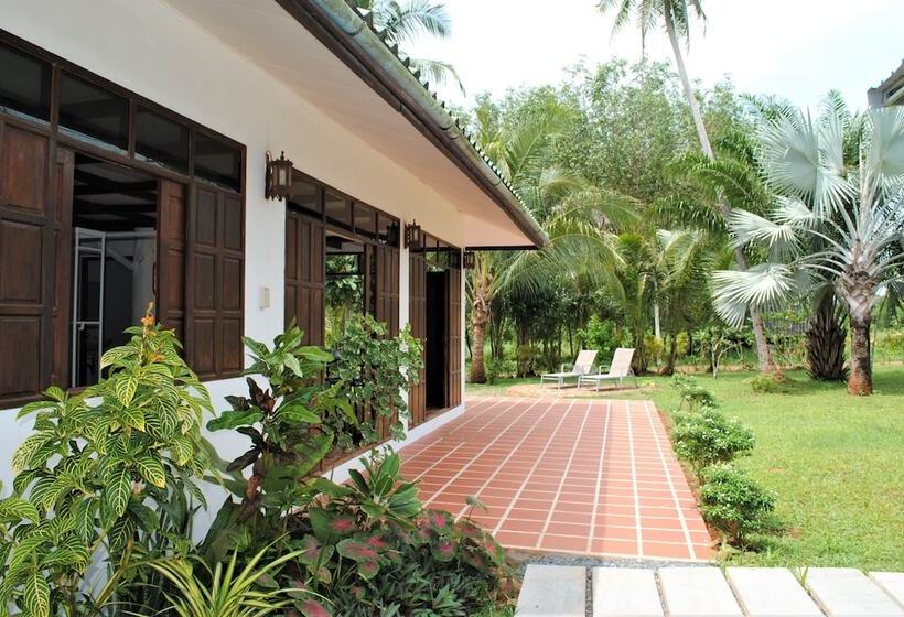 ペンション Swiss Sawasdee Koh Mak