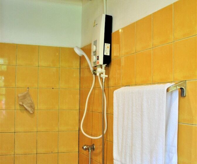 ペンション Swiss Sawasdee Koh Mak