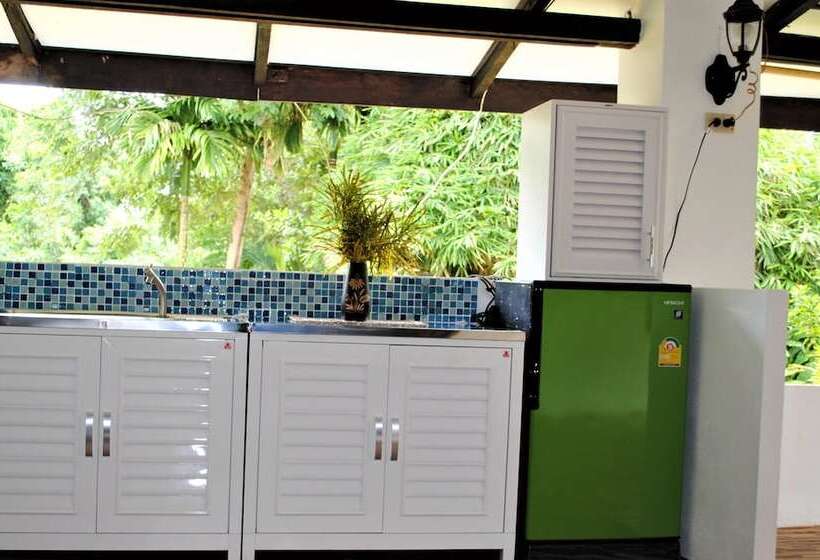 ペンション Swiss Sawasdee Koh Mak