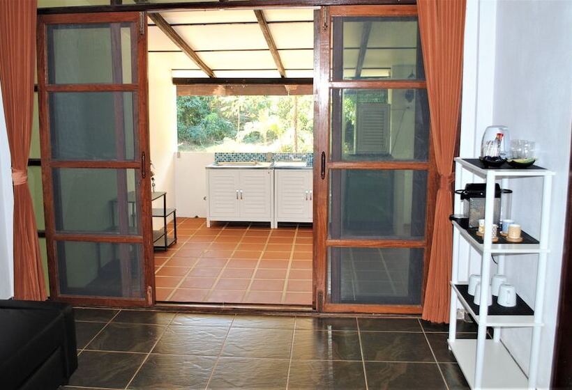 ペンション Swiss Sawasdee Koh Mak