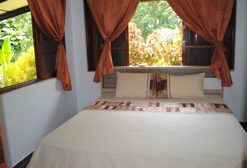 ペンション Swiss Sawasdee Koh Mak