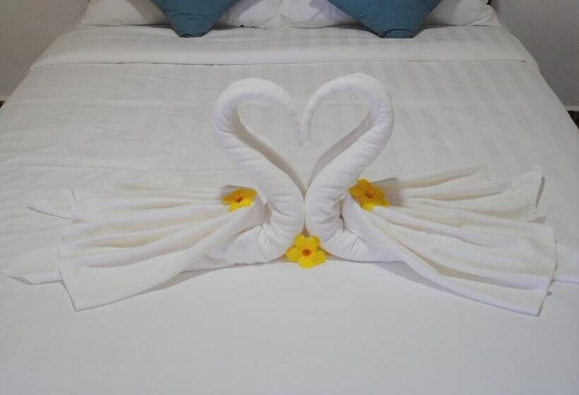 ペンション Swiss Sawasdee Koh Mak