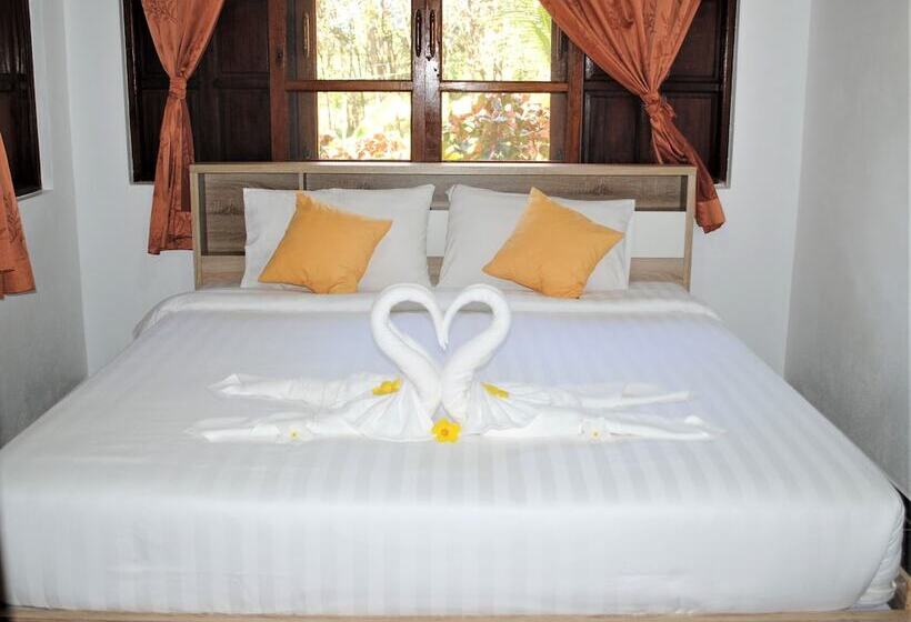 ペンション Swiss Sawasdee Koh Mak