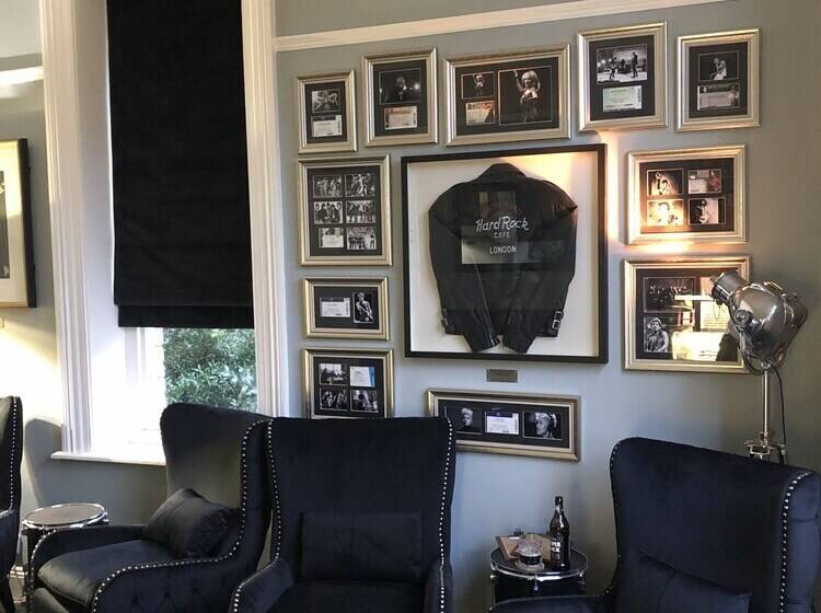 פנסיון The Devonian