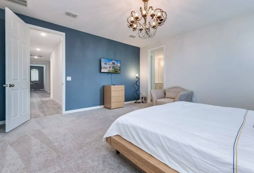 Phenomenal 8b 1810s Villa With Pool, Spa & Movie Theater