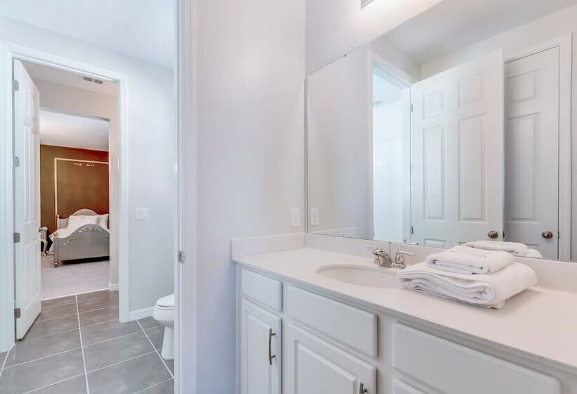 Phenomenal 8b 1810s Villa With Pool, Spa & Movie Theater