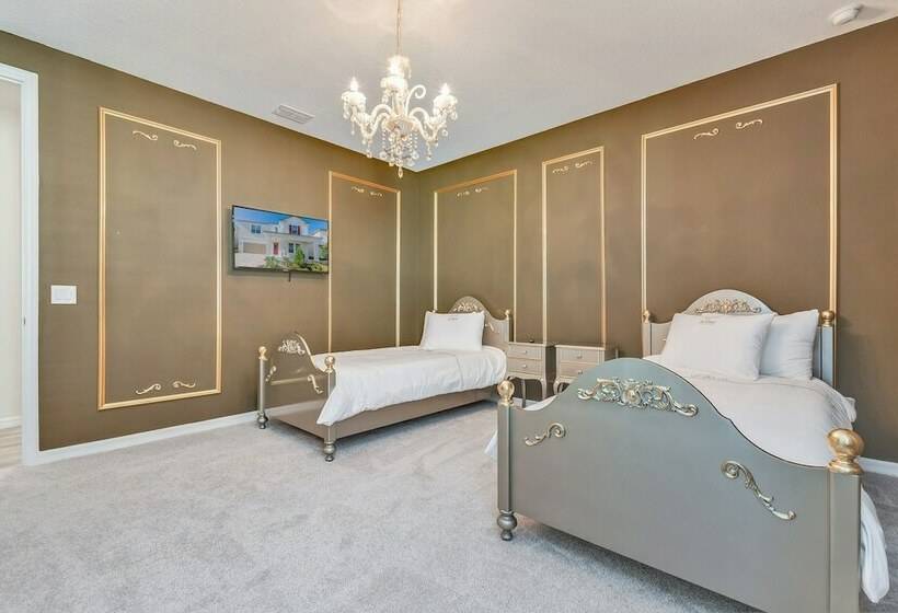 Phenomenal 8b 1810s Villa With Pool, Spa & Movie Theater