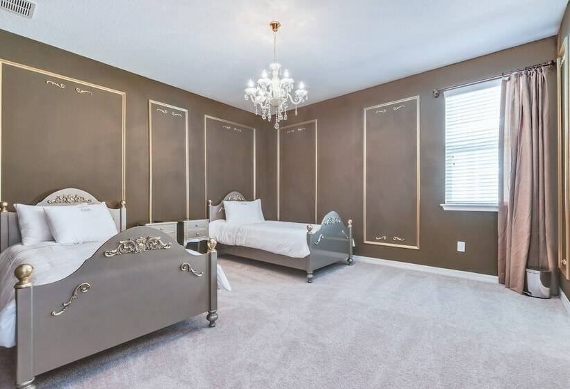 Phenomenal 8b 1810s Villa With Pool, Spa & Movie Theater