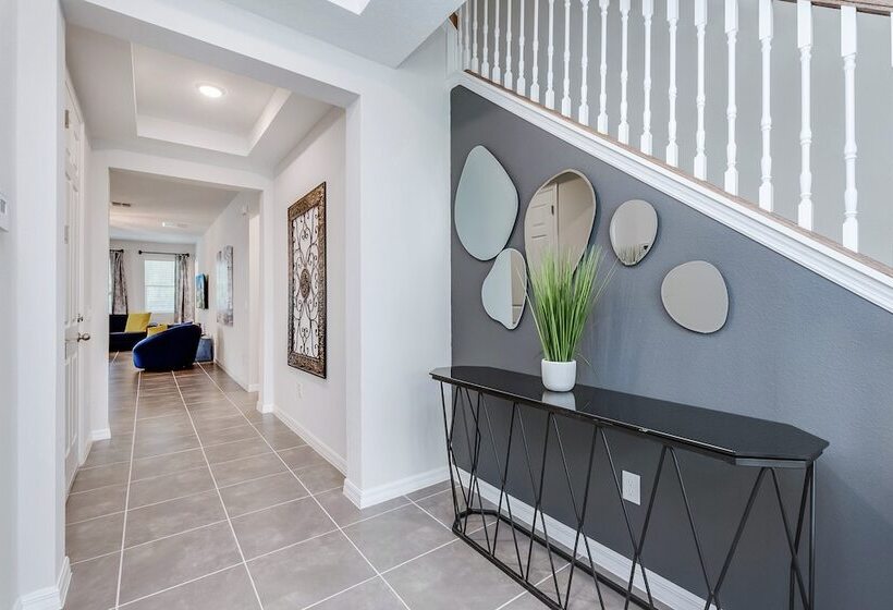 Phenomenal 8b 1810s Villa With Pool, Spa & Movie Theater