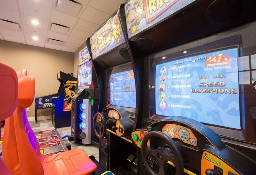 Private Pool Home W/themed Rooms+ Free Water Park!