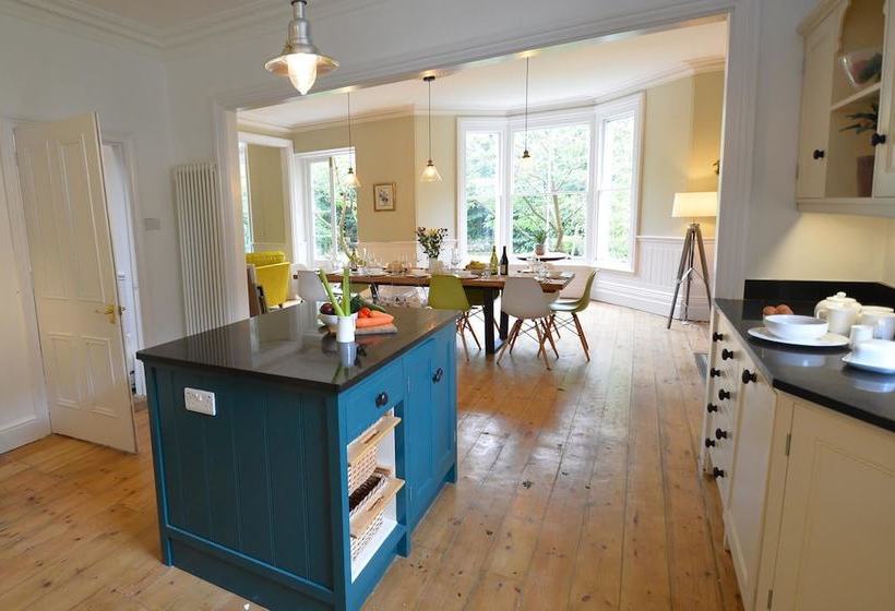 إقامة Rosevean House