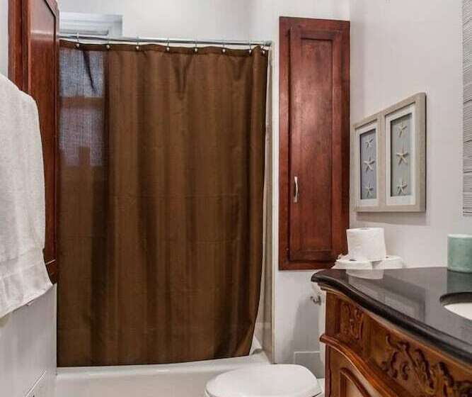 Safe Spacious Mansion Indowntown