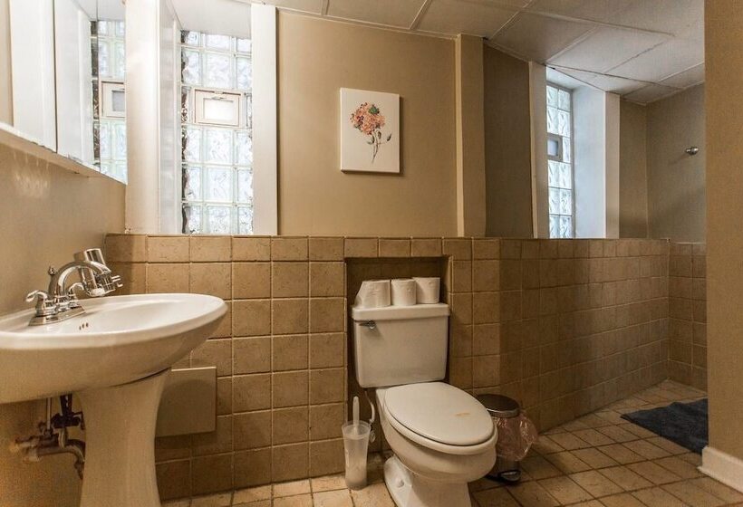 Safe Spacious Mansion Indowntown