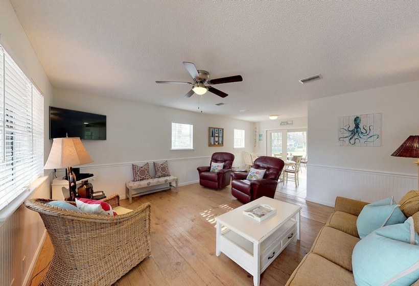 Seaturtle Cottage By Hodnett Cooper