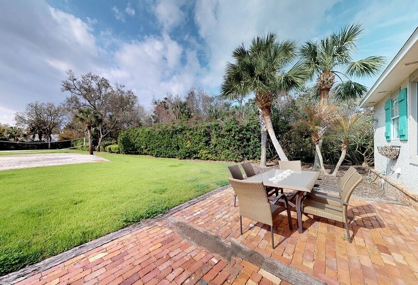 Seaturtle Cottage By Hodnett Cooper