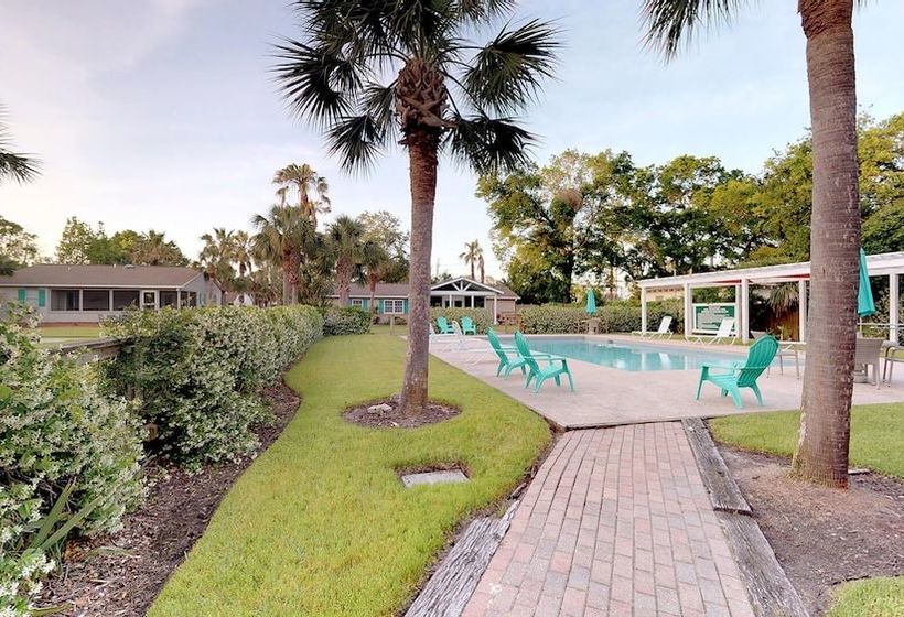 Seaturtle Cottage By Hodnett Cooper